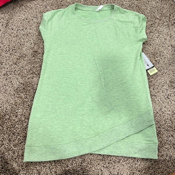 ID Ideology Women's Short-Sleeve T-Shirt Pistachio - Picture 2 of 3